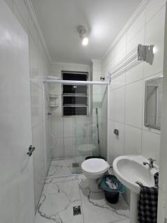 Apê mobiliado, para 4 pessoas, ótima localização - São Vicente - 7