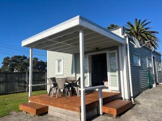 Holiday Home on Iconic Tay St Location 3 bedrooms - Mount Maunganui - 0