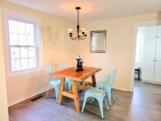 Cozy Coastal Cottage - 4