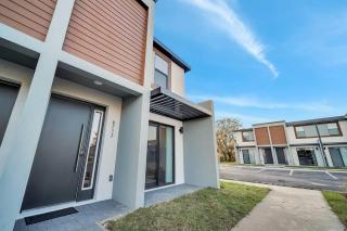 Stylish 3Bed3-Bath Retreat Minutes from Disney - Kissimmee - 7