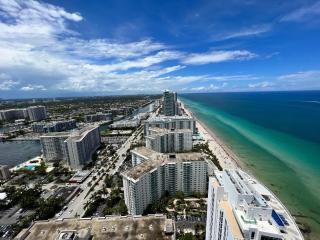Luxury Beach Resort - Hollywood - 3