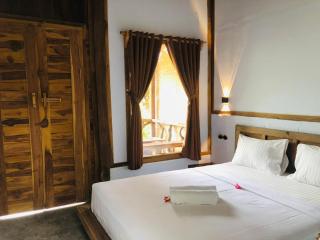 Umah Kayu 1-Menjangan homestay - Banyuwedang - 2