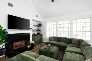 Stunning Family Home with Pool & Hot Tub - Sleeps 17 - Pflugerville - 8
