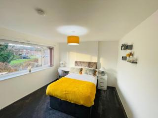 4 bed house in Wakefield free parking perfect for contractors families - 6