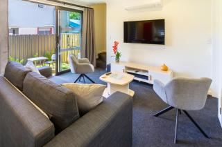 Relaxing stay across from Westfield mall Sleeps 6 - Christchurch - 9