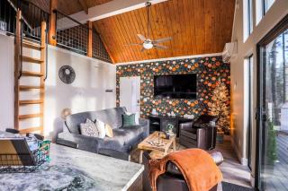 Aspen Chalet Hot Tub, Fire Pit, Games,1-Acre - 8