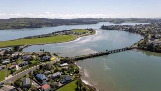 The Waters Edge, Raglan - Raglan - 6