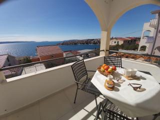 Heated swimming pool, stunning sea view terrace a6 - Trogir (Traù) - 2