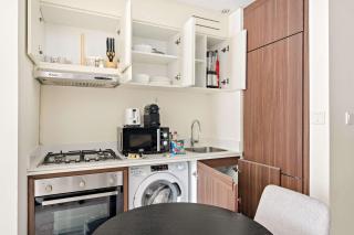 Silkhaus Stylish 1BDR in Vera Tower Nearby Canal - 3