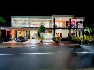 Kartika Hotel Syariah Pacitan Mitra RedDoorz - Pacitan - 8