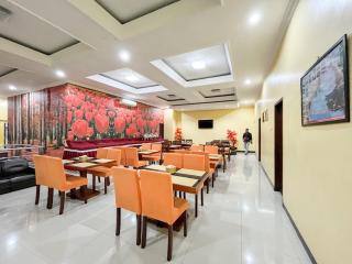 Kartika Hotel Syariah Pacitan Mitra RedDoorz - Pacitan - 4