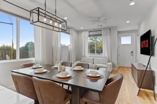 Stunning Area - 3BR Escape - 5 Mins to DT - Sleeps 10 - Austin - 9