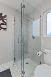 Stunning Area - 3BR Escape - 5 Mins to DT - Sleeps 10 - Austin - 1