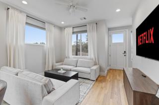 Stunning Area - 3BR Escape - 5 Mins to DT - Sleeps 10 - Austin - 2