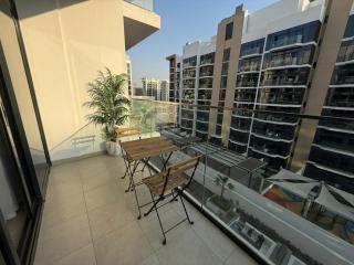 Cozy 01 BHK with Balcony - 1