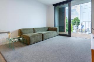 Single-Level Retreat 1 bed 1 bath With Balcony - Christchurch - 7