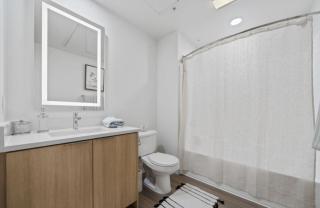 Sunset Duo 2 bedroom Charm with FREE Parking - 9