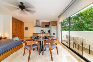 King Suite with Private Balcony, Gym, Rooftop Pool - Tulum - 1