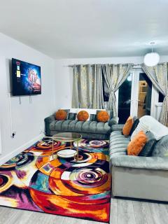 Luxury 5 Bedroom Holiday Home, Canterbury, with Hot Tub and Pool Table & Table Tennis - 7