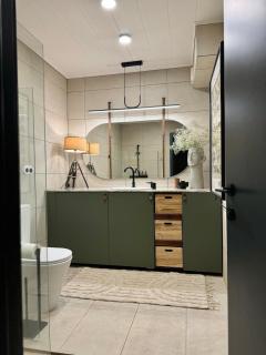 Aesthetic Apartment with Terrace Best Location - Tbilisi - 9