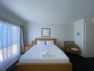 Pool, Spa pool, Private, Modern, Clive! - Clive - 2