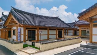 Gyeongju Gyeonhwadang - Gyeongju - 1