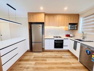 Lovely home, 3 bedrooms 4 beds, Close to hospital - Hamilton - 5
