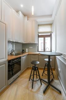 Charming Classic Apartment in City Center - 0