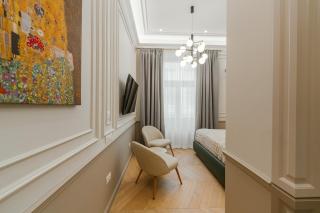 Charming Classic Apartment in City Center - Cluj-Napoca - 2