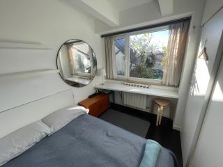 Piccola accogliente e luminosa camera in appartamento condiviso con bagno privato e terrazza vista mare - Triëst - 9