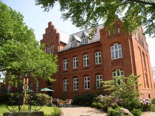 Hotel Altes Gymnasium - Husum - 0