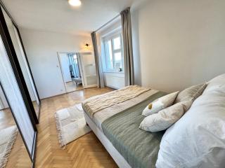 Trendy Holesovice market 1 Bedroom Apartment - Prague - 5