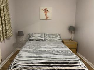 Your Home From Home Near ExCel Private Parking - London - 1