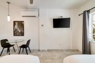 Best location by the Beach ! Free WiFi - TV - All amenities - Miami Beach - 1
