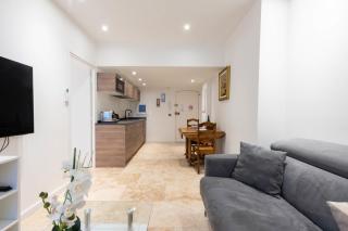 1-Br Apartment with AC in the Heart of Cannes - Cannes - 3