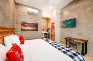 Steps to the Main Surf Break - 6 Bedroom Villa - 4