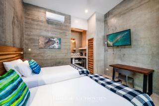 Steps to the Main Surf Break - 6 Bedroom Villa - Refundores - 2