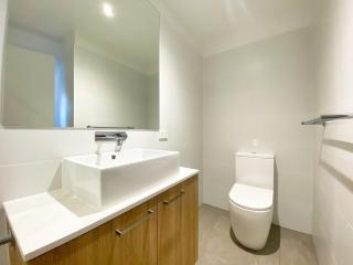 Stunning 2BR Apt @ Adelaide CBD with Pool-Gym-BBQ - 6