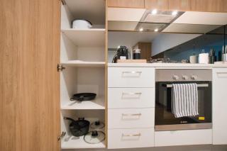 Charming CBD Escape 1BR Apartment with Pool and Gym - 7