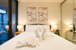 Coastal Retreat in Realm - Luxe 1BR Oasis - Adelaide - 6
