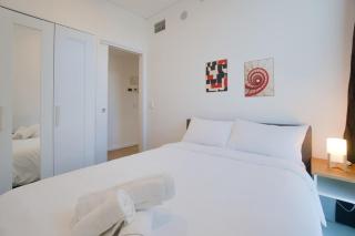Ultimate Comfort - Modern 3BR Apt with Pool and Gym - Adelaide - 1