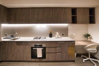 Queen Bed Luxury Parisian Paradise with Amazing City Views & Gym - 1