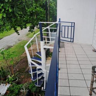 Independent suite obs aluguel apenas do comodo independente não consigo alterar a informacão casa de 1 quarto é automática da plataforma - Matinhos - 2