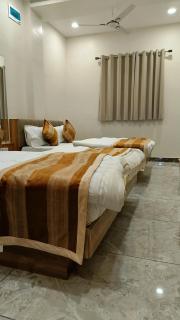 Shree ShyamRaj Hotel - Ujjain - 3