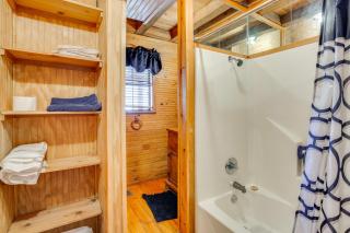 Private Lake On-Site Secluded Retreat in Grant! - Grant - 1