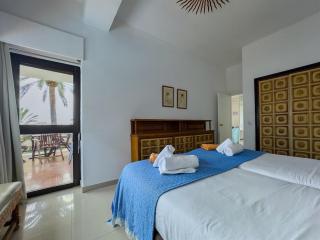 Skol 232C 1 Bedroom Corner Skol Marbella Center Front Line Beach - Marbella - 5