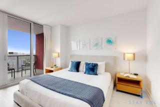 Spacious 2BR Condo, Sleeps 6, Beachwalk Resort - Hallandale Beach - 8