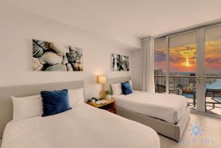 Spacious 2BR Condo, Sleeps 6, Beachwalk Resort - Hallandale Beach - 6