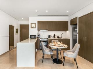 Signature Series 1 Bedroom Apartment I Free Parking, Gym, Pool I PlayStation 5 I by Skyline Serenity - 3