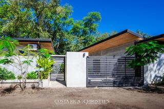 Steps to the Main Surf Break - Casita 1 Dos Hijas - Refundores - 9